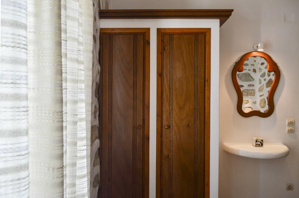 Villa Peristeri Agios Georgios  Kamer foto