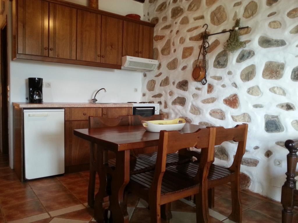 Villa Peristeri Agios Georgios  Kamer foto