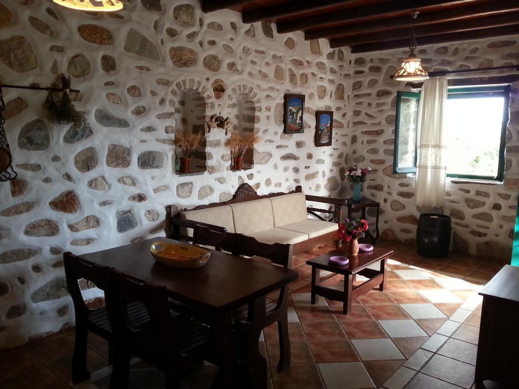 Villa Peristeri Agios Georgios  Kamer foto